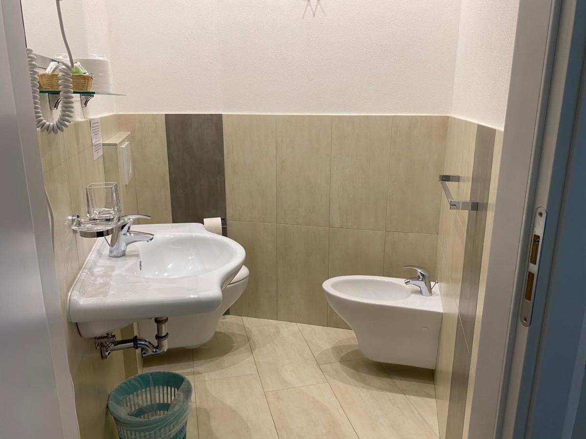 Hotel Moderno - Bed & Breakfast Червия Екстериор снимка