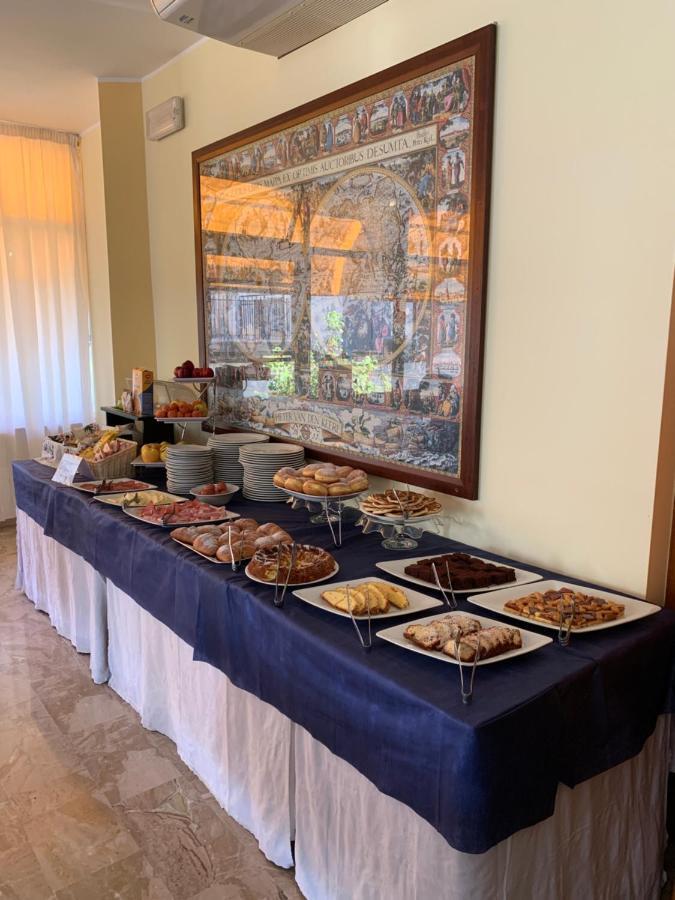 Hotel Moderno - Bed & Breakfast Червия Екстериор снимка