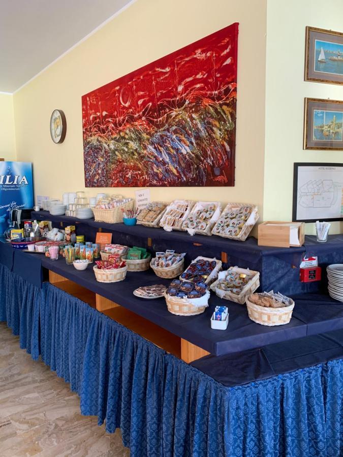 Hotel Moderno - Bed & Breakfast Червия Екстериор снимка