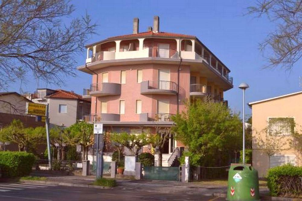 Hotel Moderno - Bed & Breakfast Червия Екстериор снимка