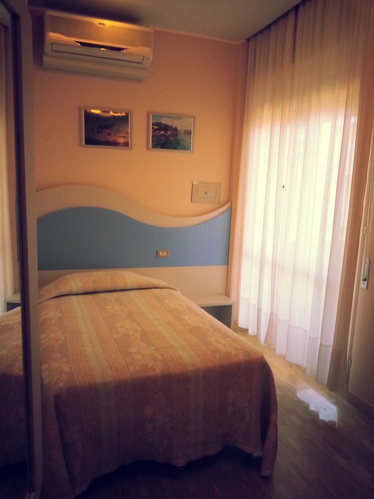 Hotel Moderno - Bed & Breakfast Червия Екстериор снимка