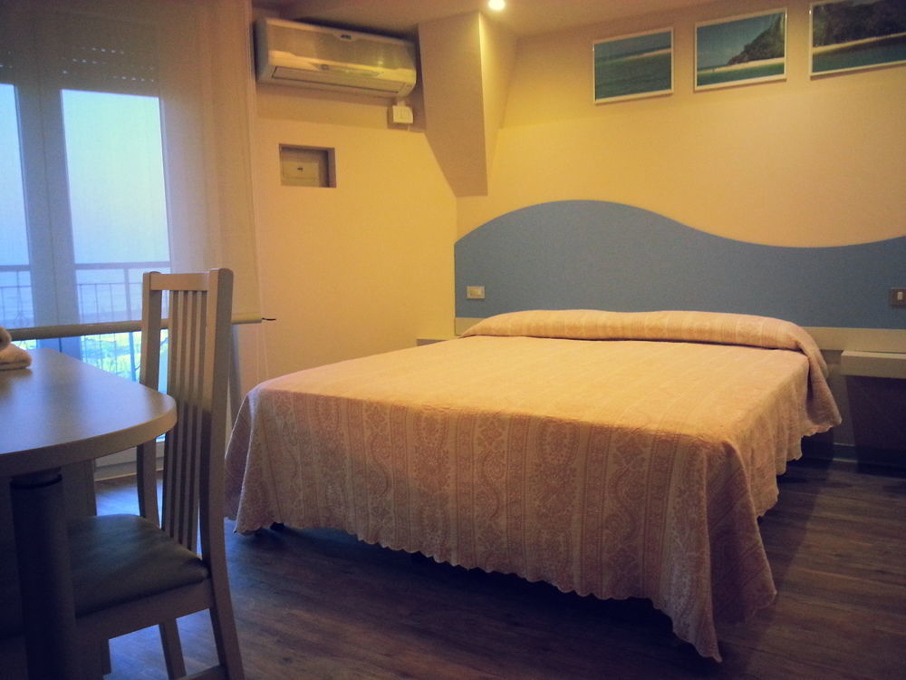 Hotel Moderno - Bed & Breakfast Червия Екстериор снимка