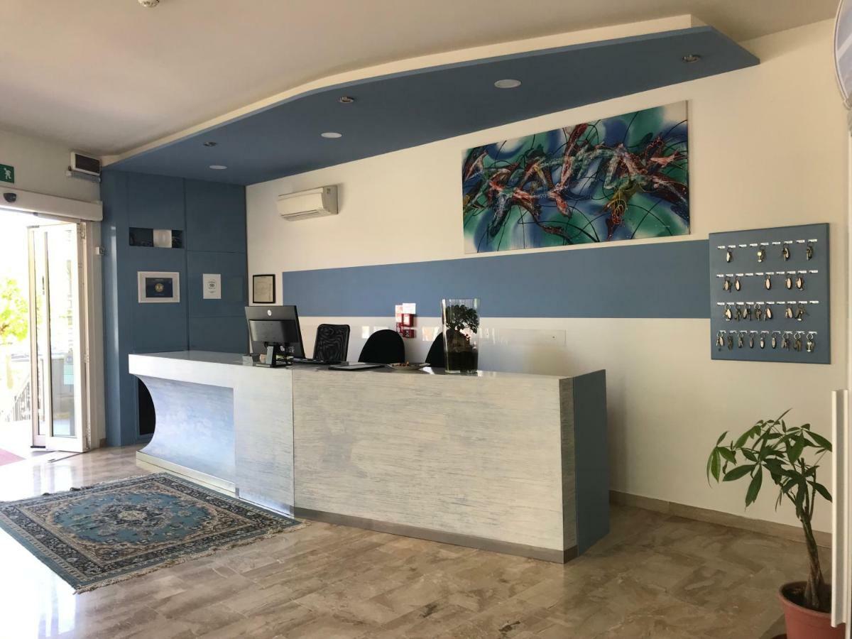 Hotel Moderno - Bed & Breakfast Червия Екстериор снимка